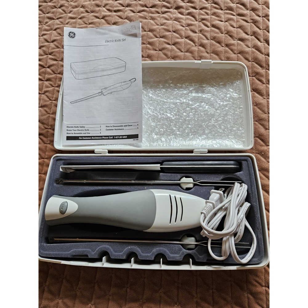 GE Electric Knife Carving Set Model 106612 With Bread & Meat Blades in Container